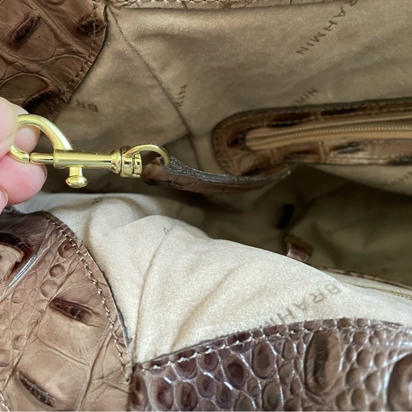 Brahmin EUC tote shoulder bag crocodile texture in grey tan brown 🎉HP🎉 - Picture 5 of 12